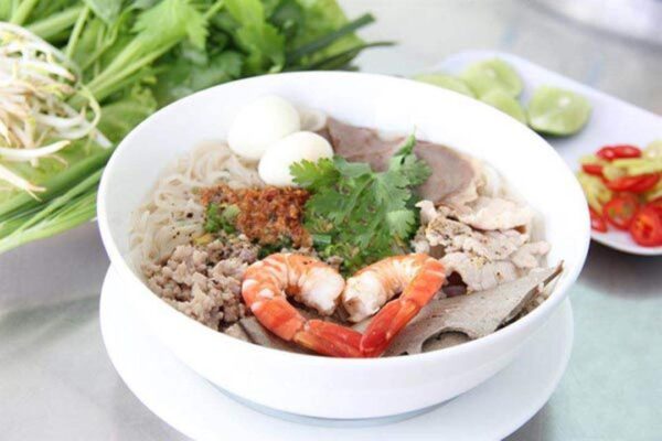 Một tô hủ tiếu Nam Vang chứa bao nhiêu dinh dưỡng? 