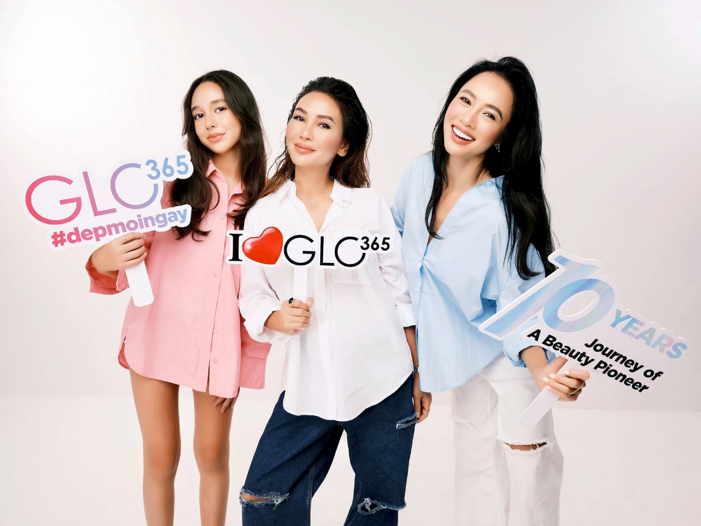 Glo365 Clinic được điều hành bởi doanh nhân Trần Tú Quyên (giữa). Cô đã có hơn 10 năm kinh nghiệm trong lĩnh vực sức khỏe và thẩm mỹ nội khoa